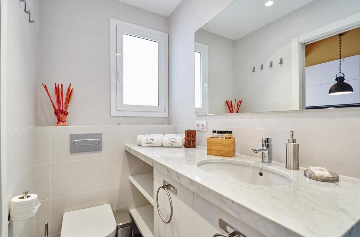 Lovely & Bright Bogatell Beach Apartment Barselona Dış mekan fotoğraf